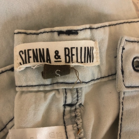 Light washed jeans - Picture 2 of 3